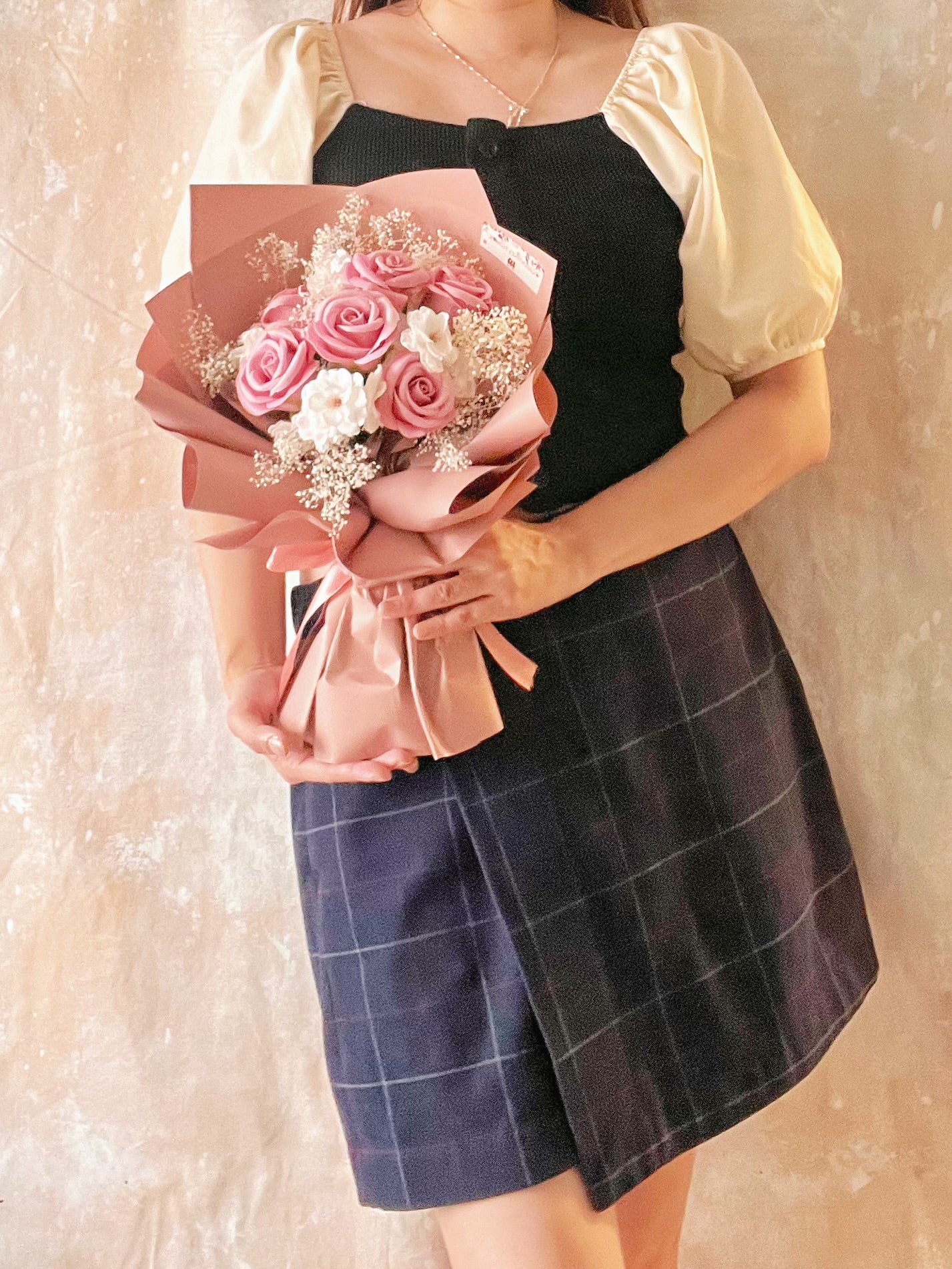 豆沙粉紅 6枝夢香梘玫瑰花束 |番梘花|畢業花束 情人節花束 生日花束 中學 小學 幼稚園