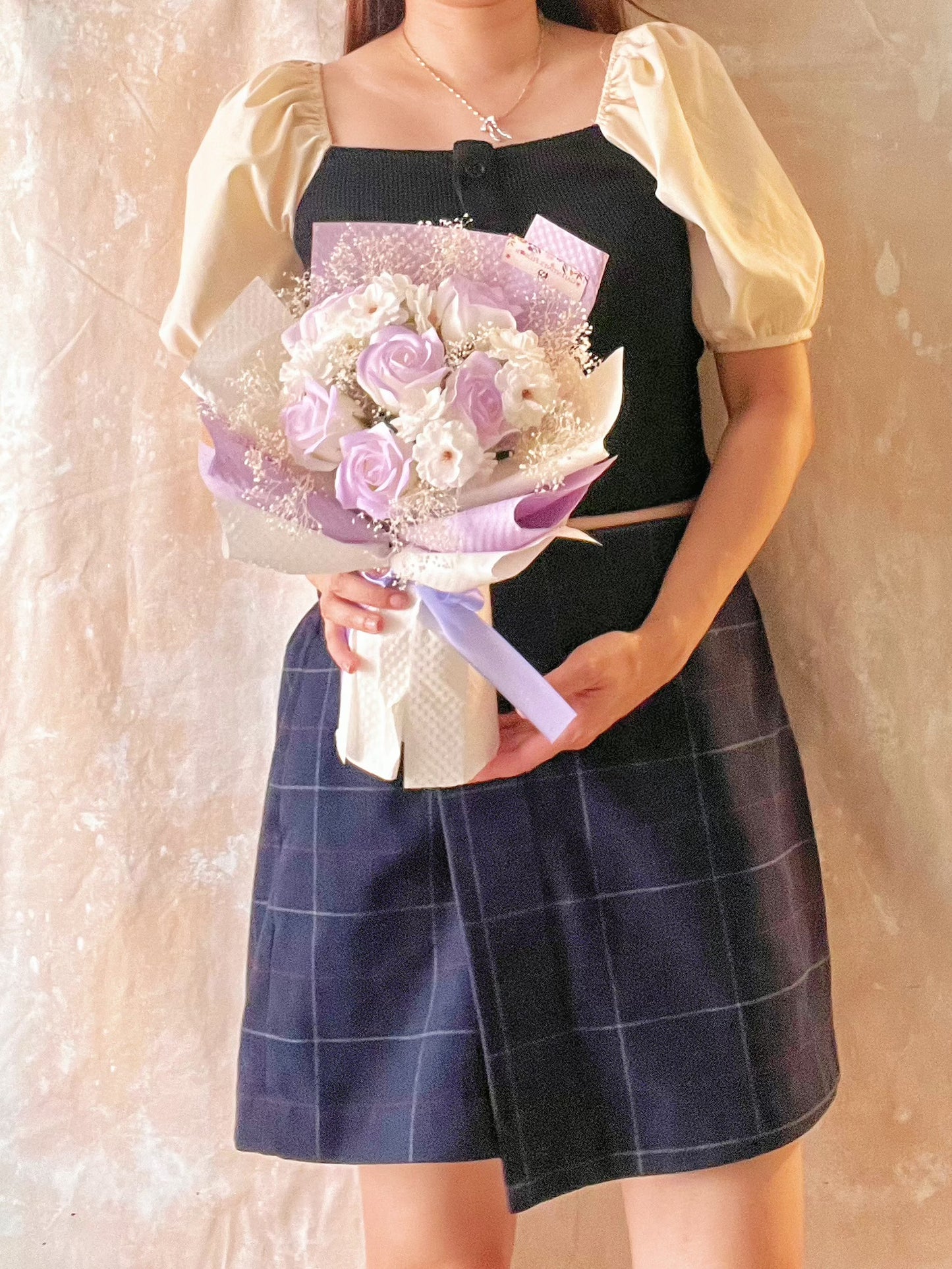 日系可愛紫白漸變 6 枝香梘玫瑰花束 |番梘花|畢業花束 情人節花束 生日花束 中學 小學 幼稚園l