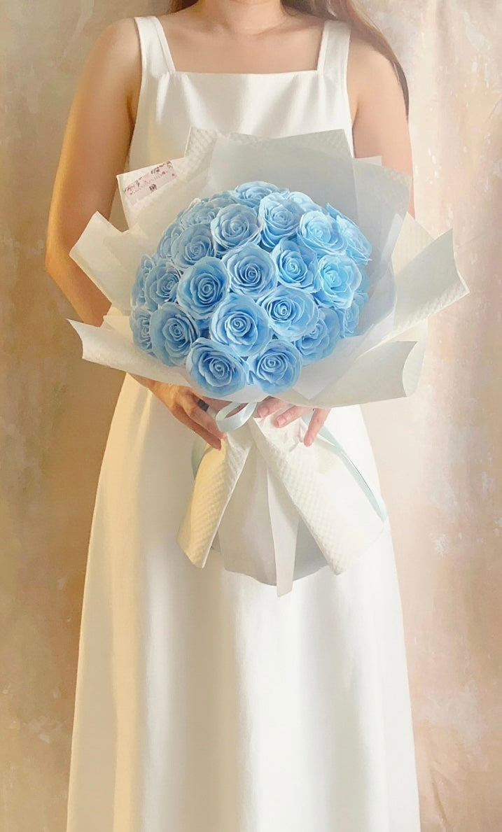 33 枝粉藍 香梘玫瑰花束 |番梘花|畢業花束 情人節花束 求婚 生日花束