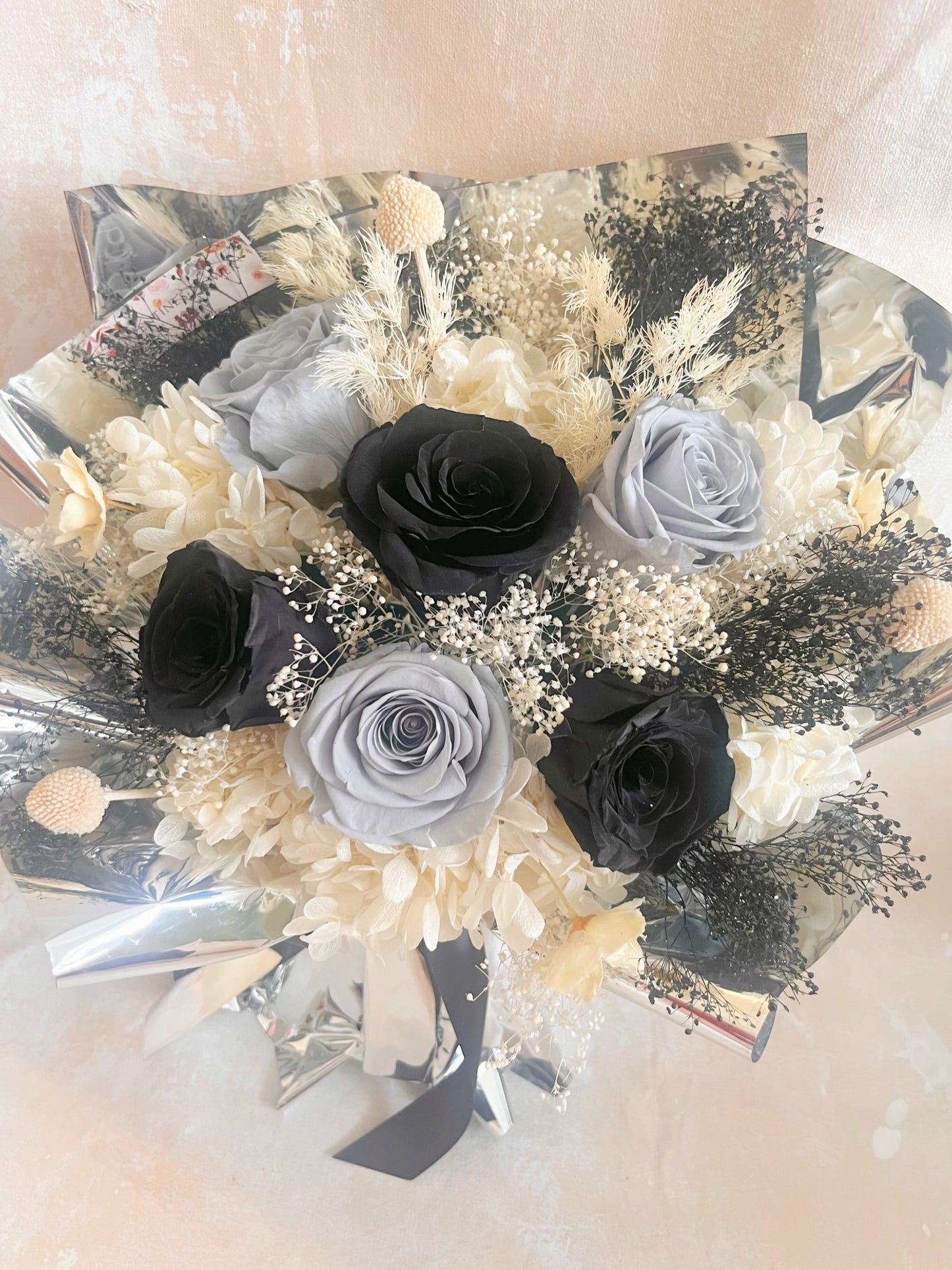 特别的你 黑灰6 枝保鮮玫瑰花束|保鮮花 永生花 生日花束