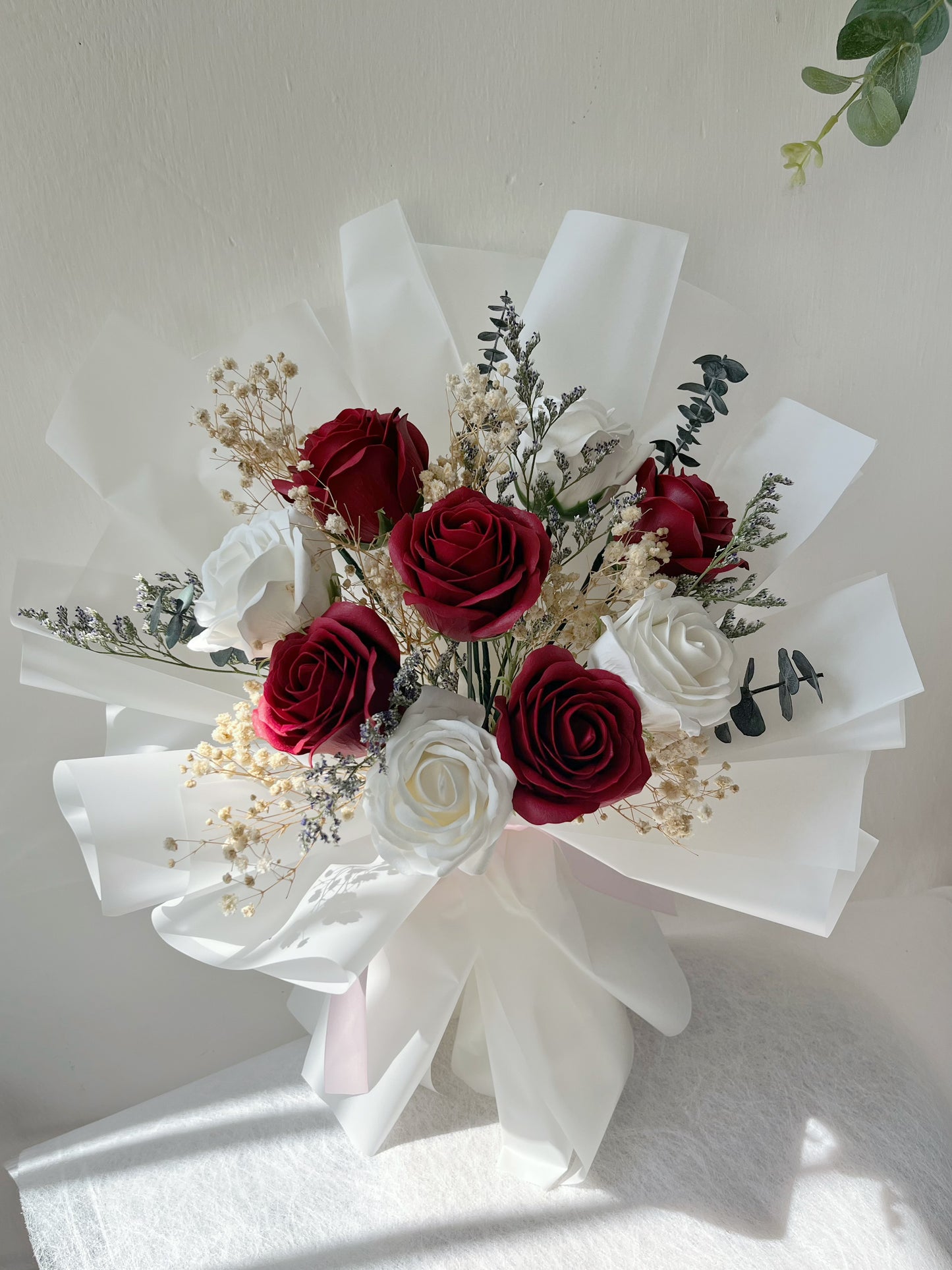 紅白香梘玫瑰花束 番梘花香皂花 畢業花束 情人節花束 生日花束