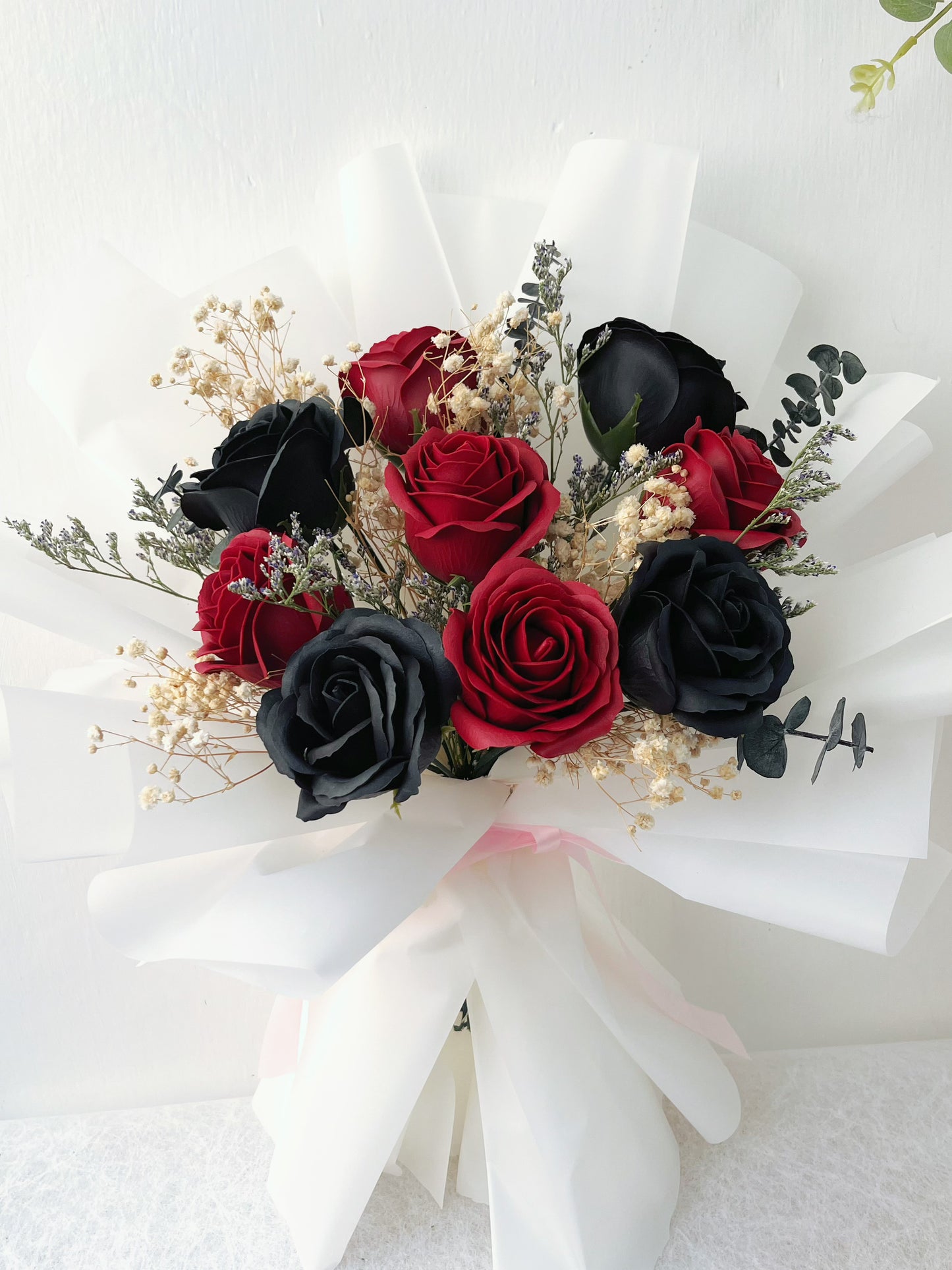 紅黑香梘玫瑰花束 |番梘花|畢業花束 情人節花束 生日花束