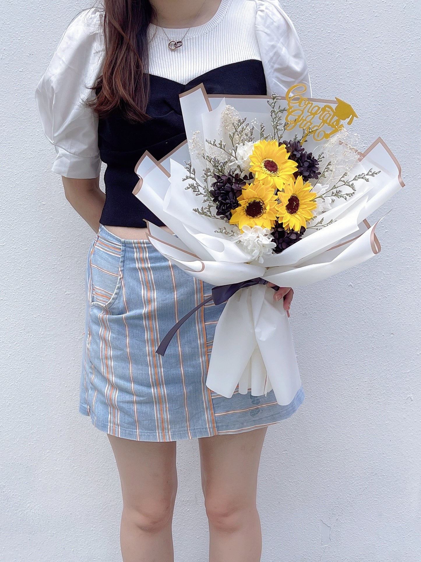 黑暗中的光明-香梘太陽花束 向日葵 |香梘花 番梘花 畢業花束