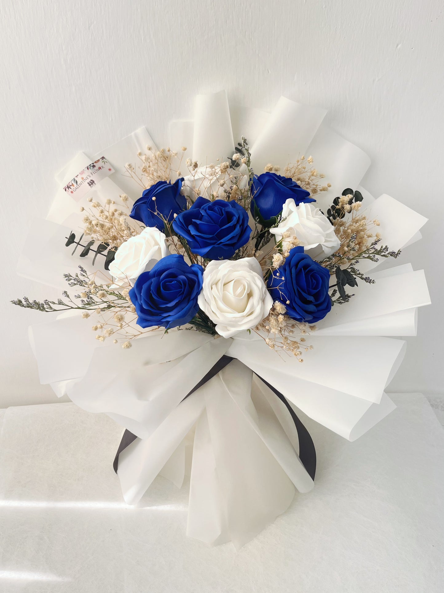 寶藍色白色香梘玫瑰花束 |番梘花|畢業花束 情人節花束 生日花束