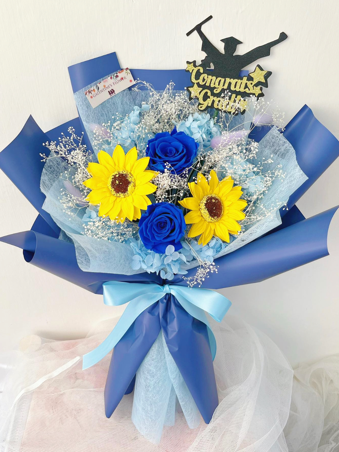 畢業花束精選- 經典寶藍玫瑰太陽花束|保鮮花+香梘花 永生花