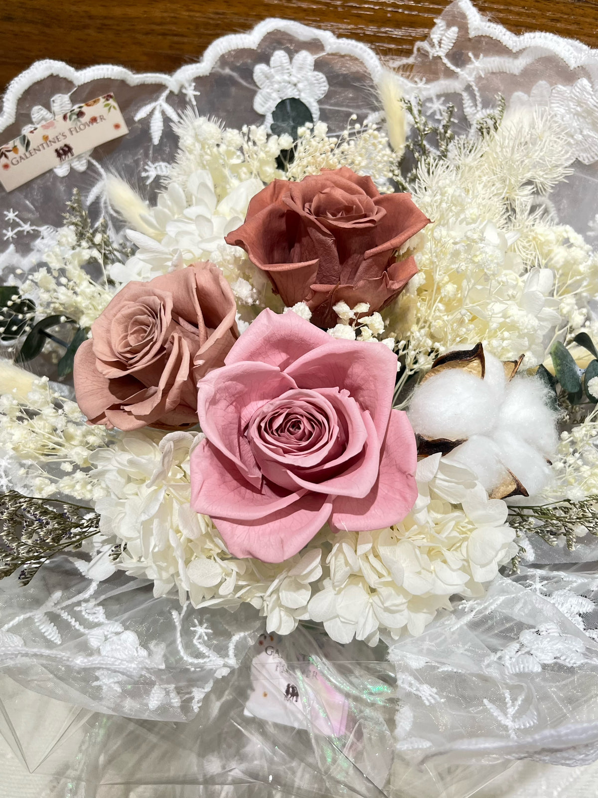 （有現貨）永生花束 玫瑰－蕾絲3 枝大地色系保鮮玫瑰花束｜畢業花束