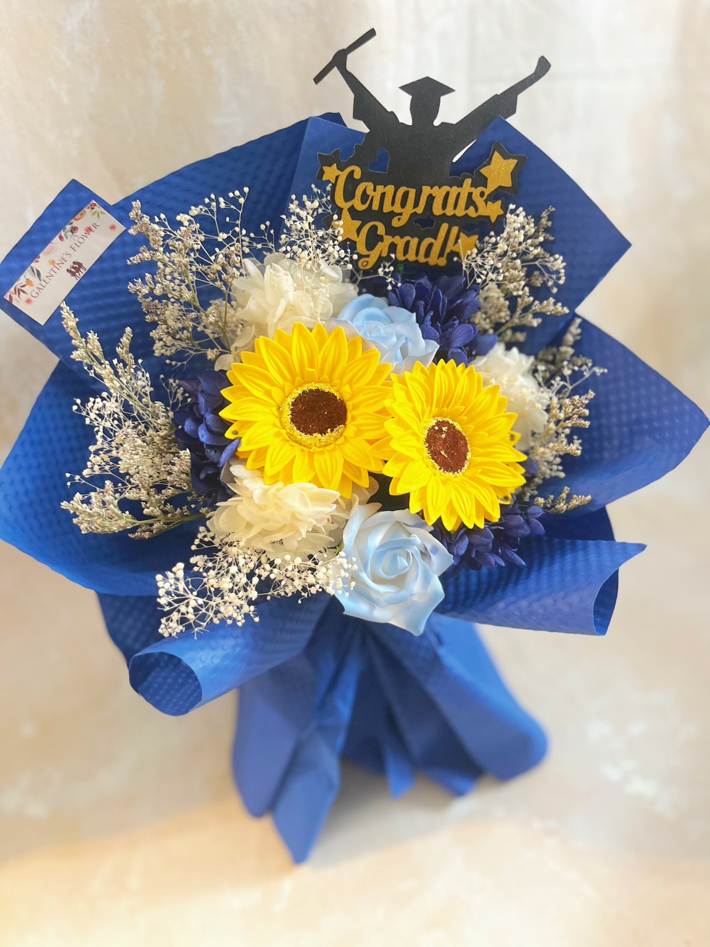 有現貨）經典畢業花－香梘太陽花 玫瑰花束 向日葵｜香梘花｜畢業花束 中學 小學 幼稚園
