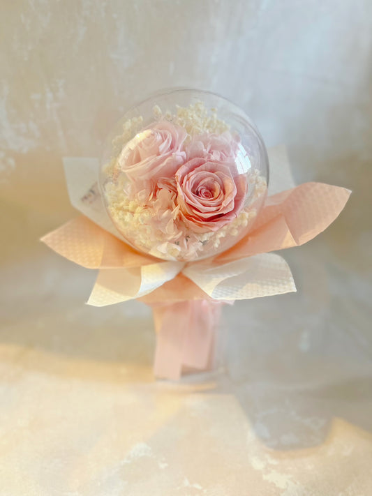 浪漫小夢幻球 2枝保鮮玫瑰花束｜保鮮花 永生花 生日花束