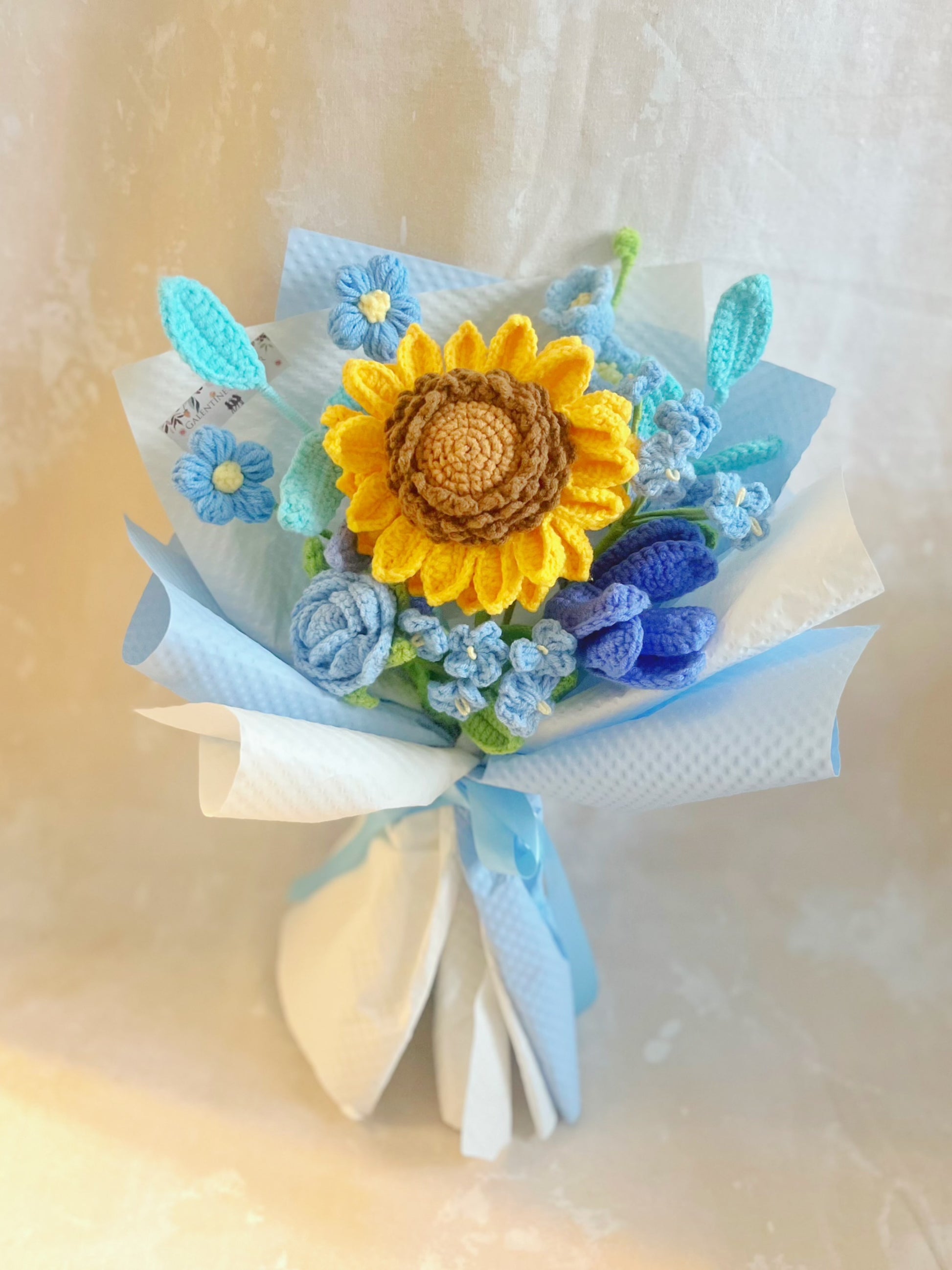 （有現貨）藍天陽光 針織花束 畢業禮禮物 畢業花束精選 生日花束 中學 小學 幼稚園