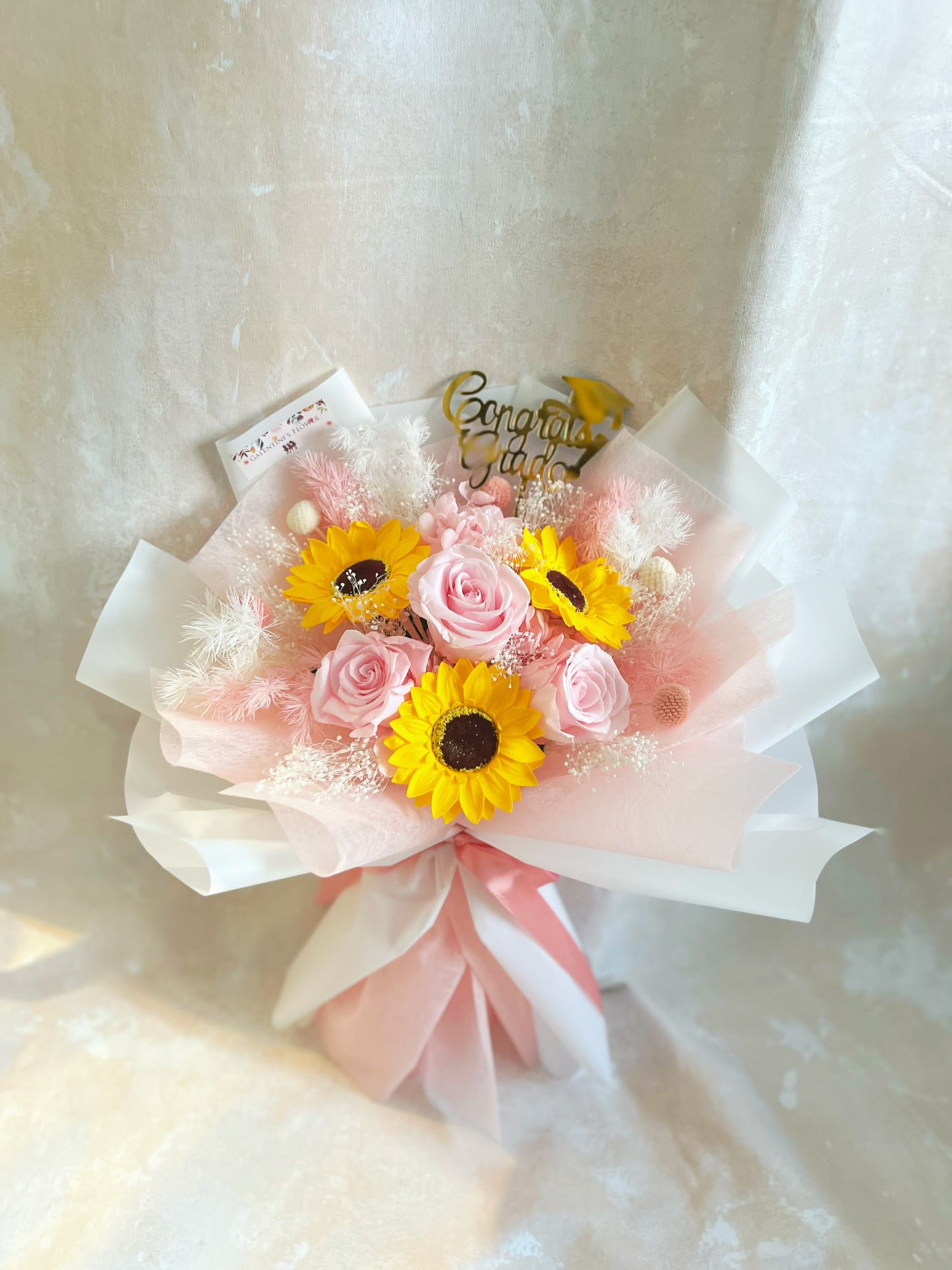 畢業花束精選- 3 枝粉紅色保鮮玫瑰 + 番梘太陽花束｜保鮮花+香梘花 永生花 中學 小學 幼稚園