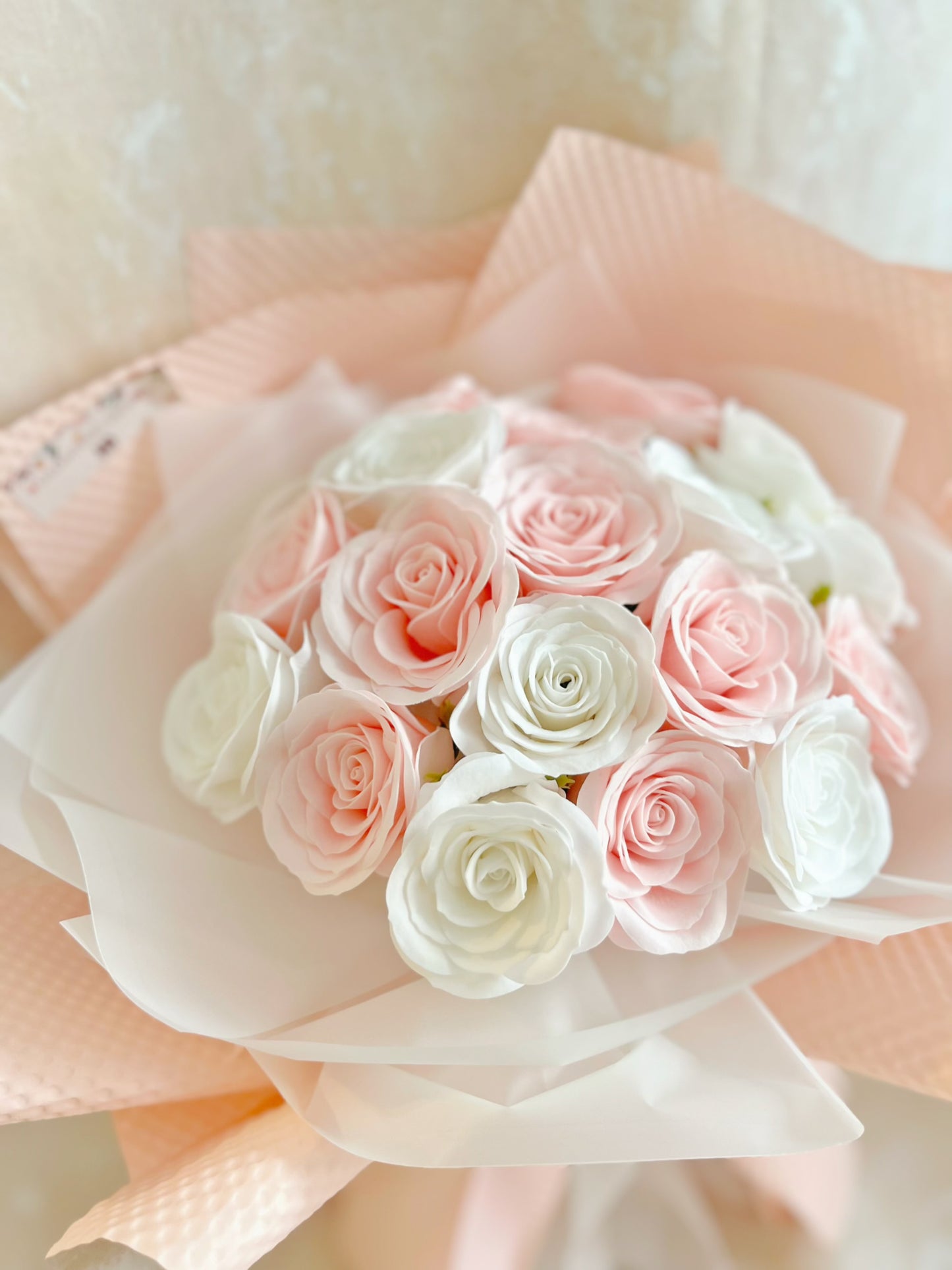 20 枝粉紅粉白 香梘玫瑰花束 ｜番梘花｜畢業花束 情人節花束 求婚 生日花束