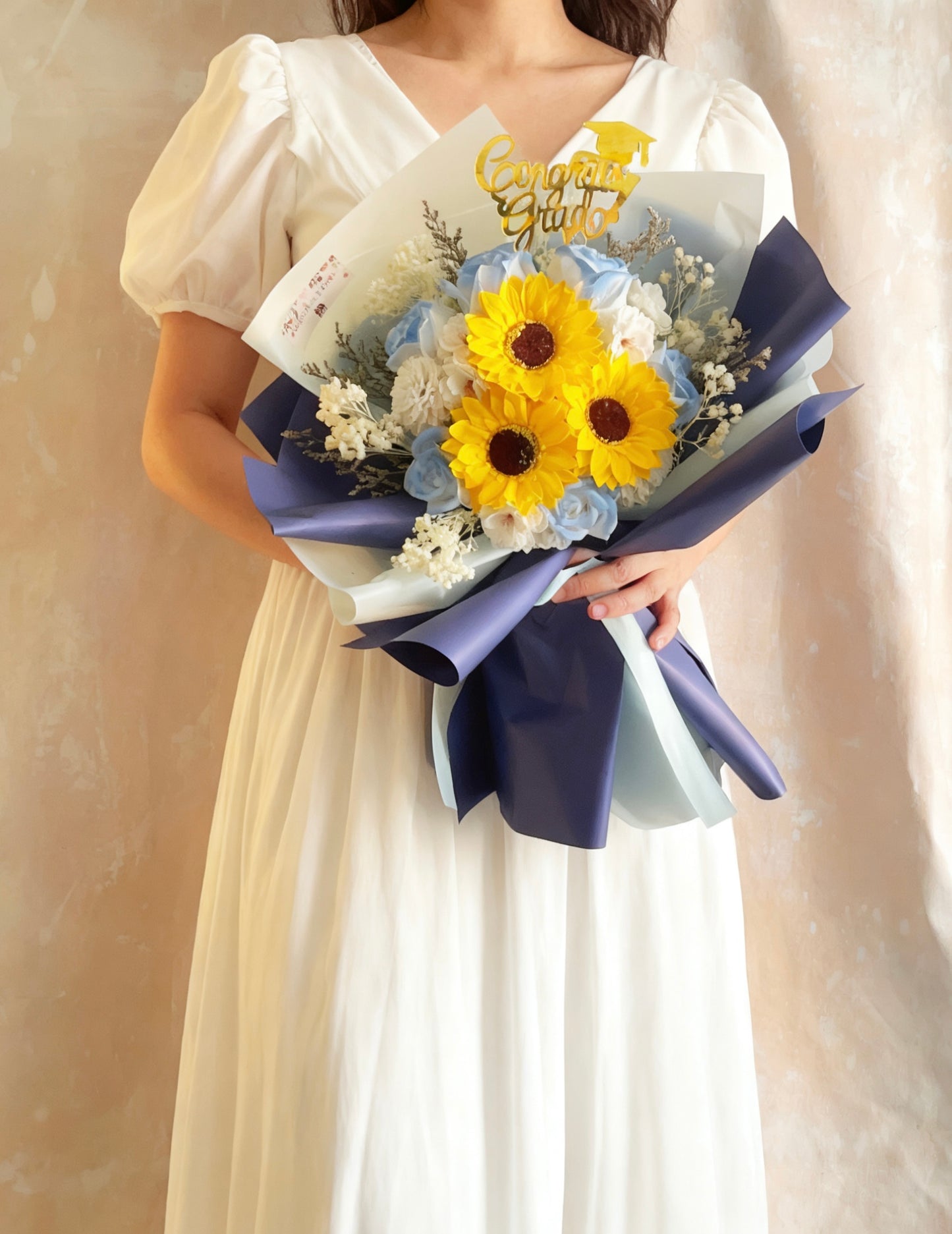 我們的畢業天－香梘太陽花 玫瑰花束 向日葵｜香梘花｜畢業花束  小學 幼稚園