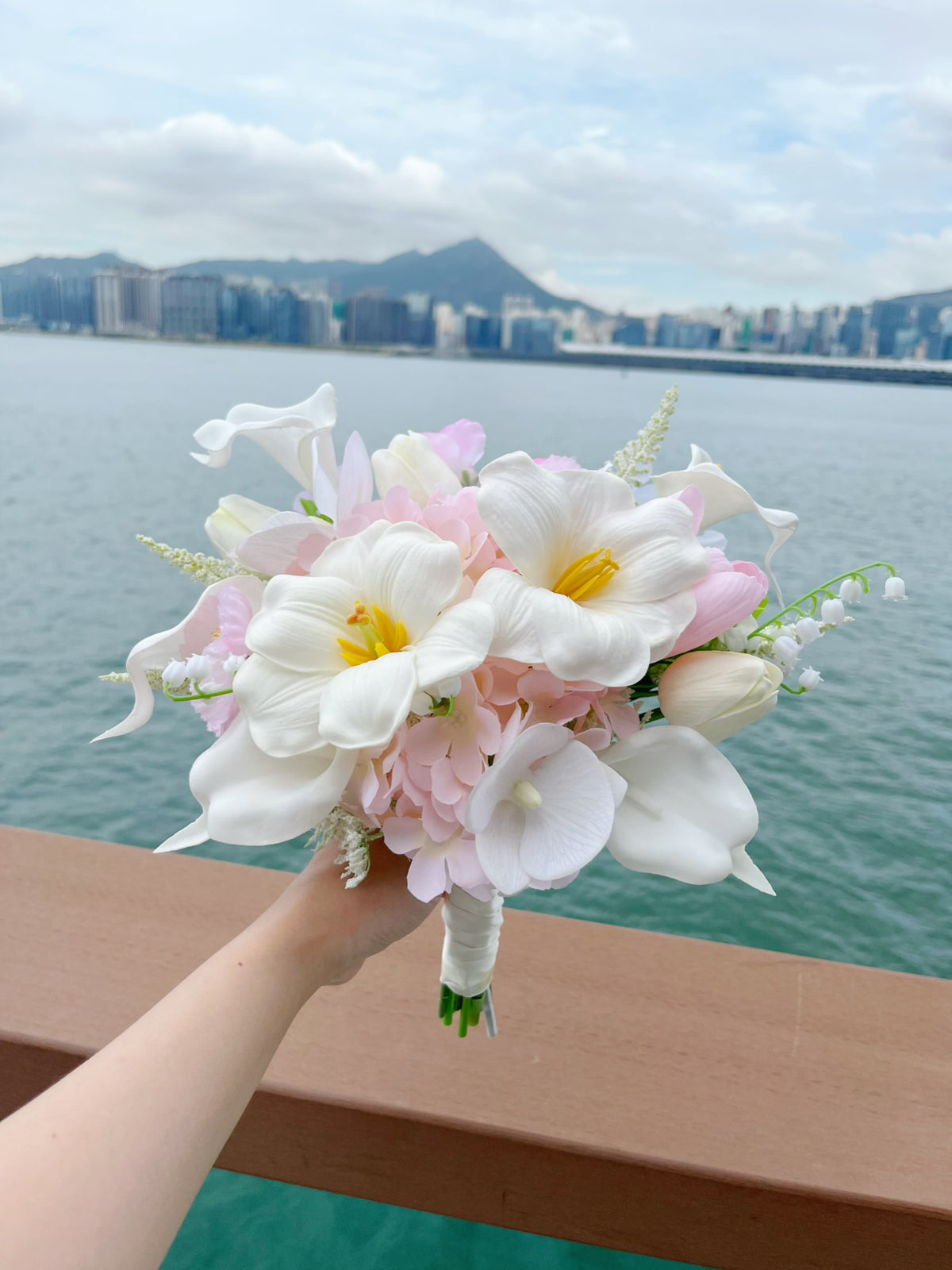 (現貨）新娘花球-仿真花花球 馬蹄蘭 鬱金香 絲花花球 韓式花球 pre wedding 婚禮花球
