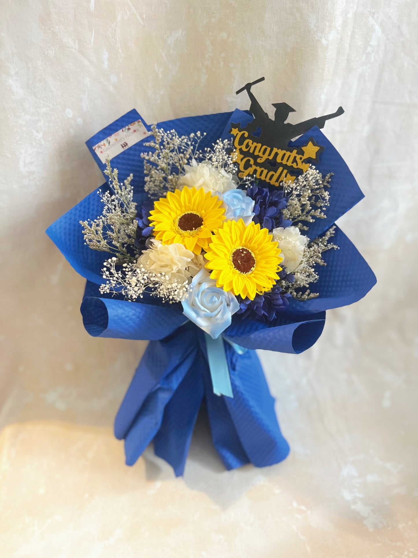 有現貨）經典畢業花－香梘太陽花 玫瑰花束 向日葵｜香梘花｜畢業花束 中學 小學 幼稚園
