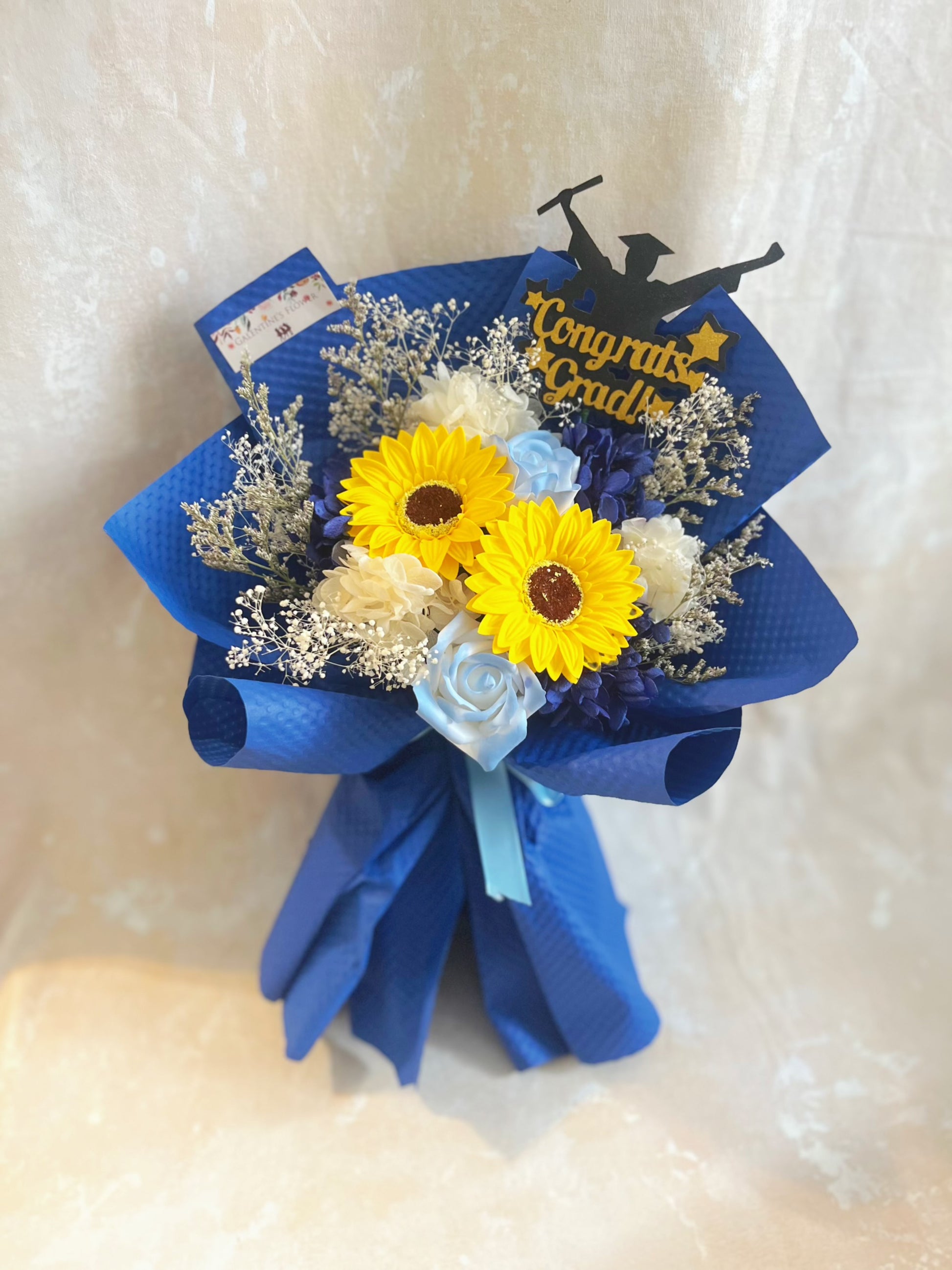 有現貨）經典畢業花－香梘太陽花 玫瑰花束 向日葵｜香梘花｜畢業花束 中學 小學 幼稚園