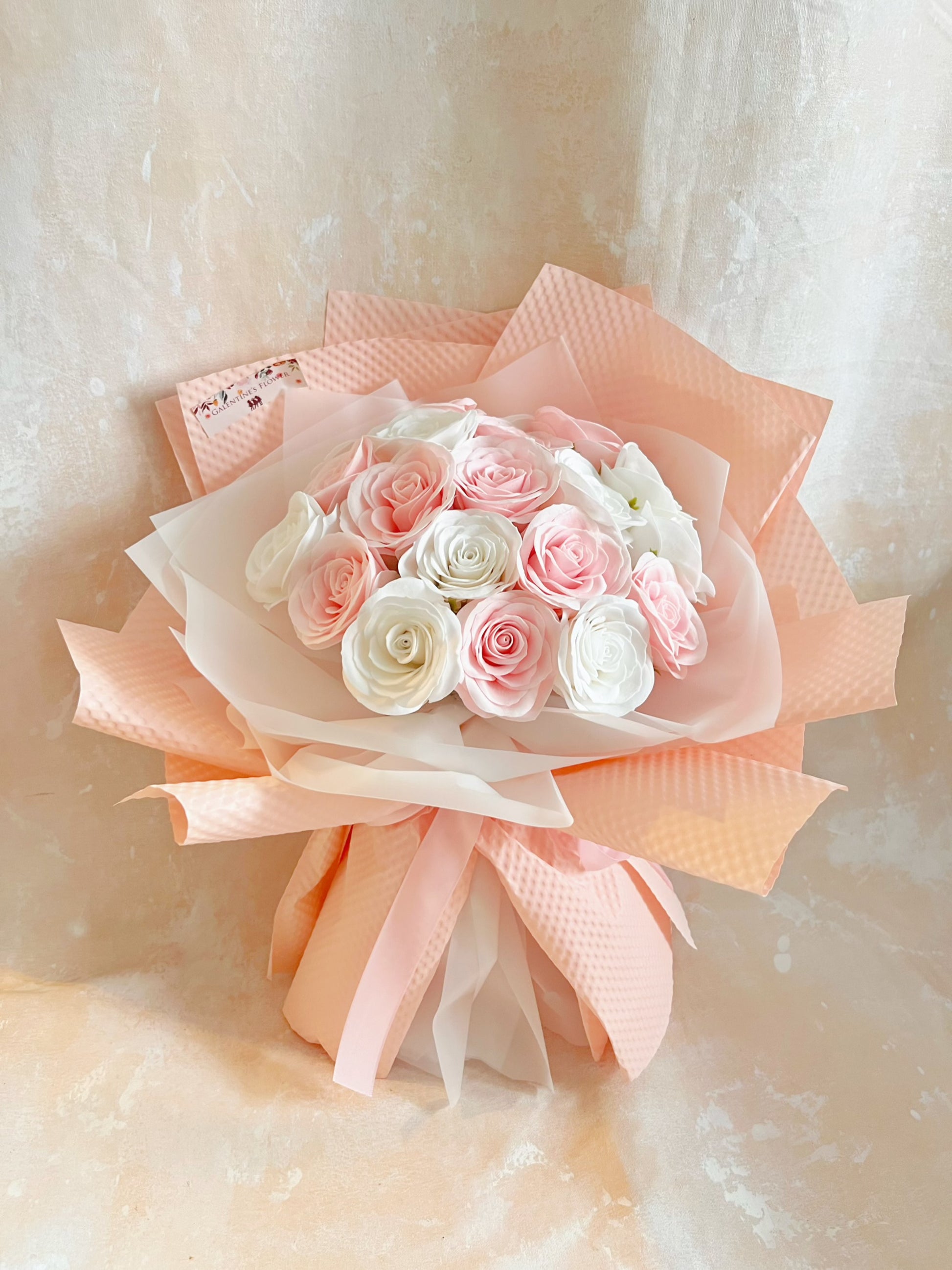 20 枝粉紅粉白 香梘玫瑰花束 ｜番梘花｜畢業花束 情人節花束 求婚 生日花束