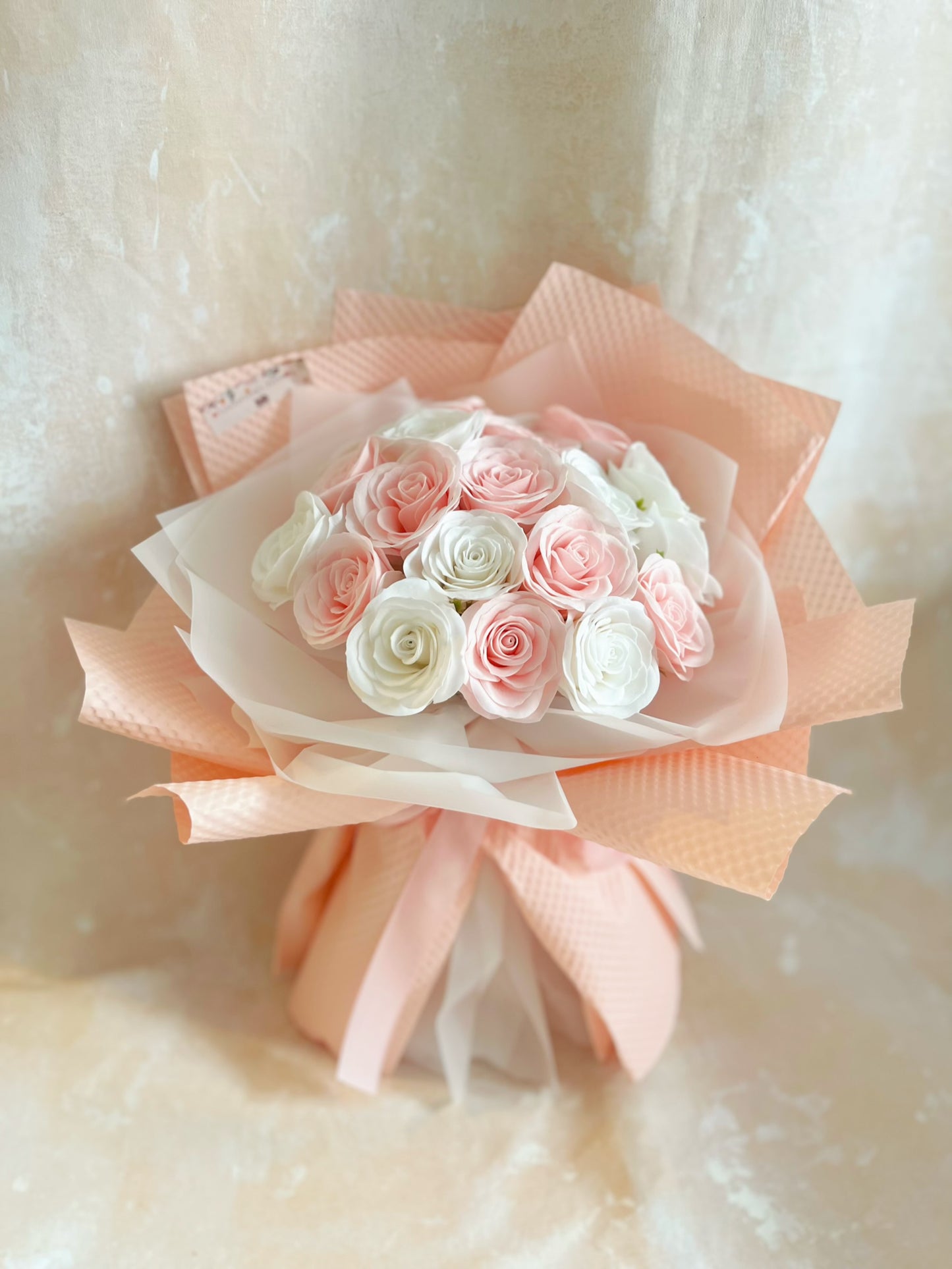20 枝粉紅粉白 香梘玫瑰花束 ｜番梘花｜畢業花束 情人節花束 求婚 生日花束