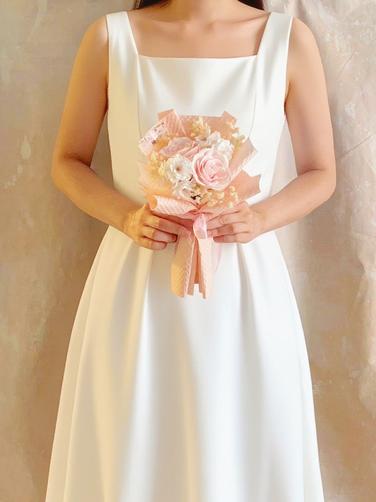 美少女的畢業花花束 + 玫瑰花｜香梘花生日花束 中學 小學 幼稚園