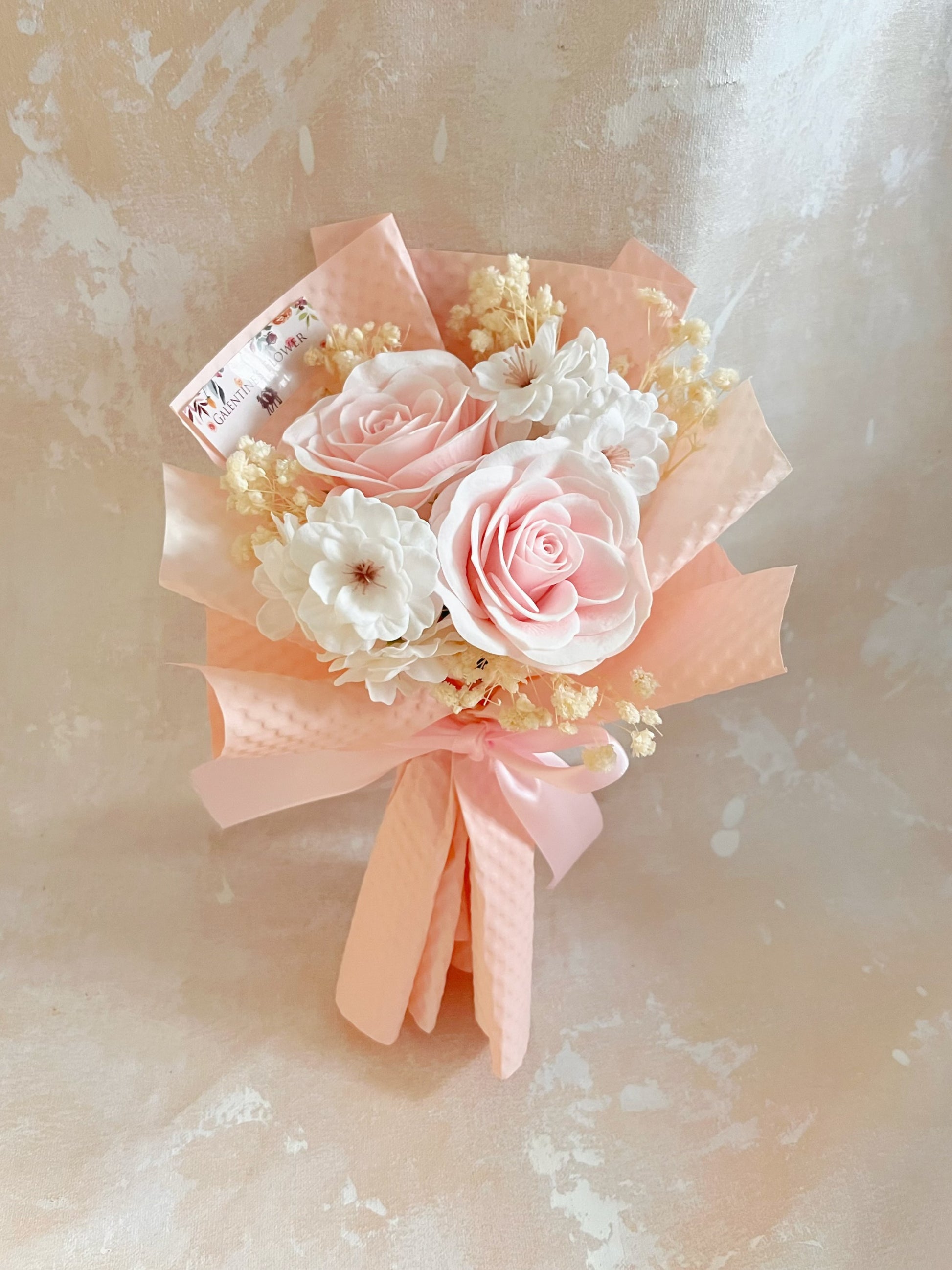 美少女的畢業花花束 + 玫瑰花｜香梘花生日花束 中學 小學 幼稚園