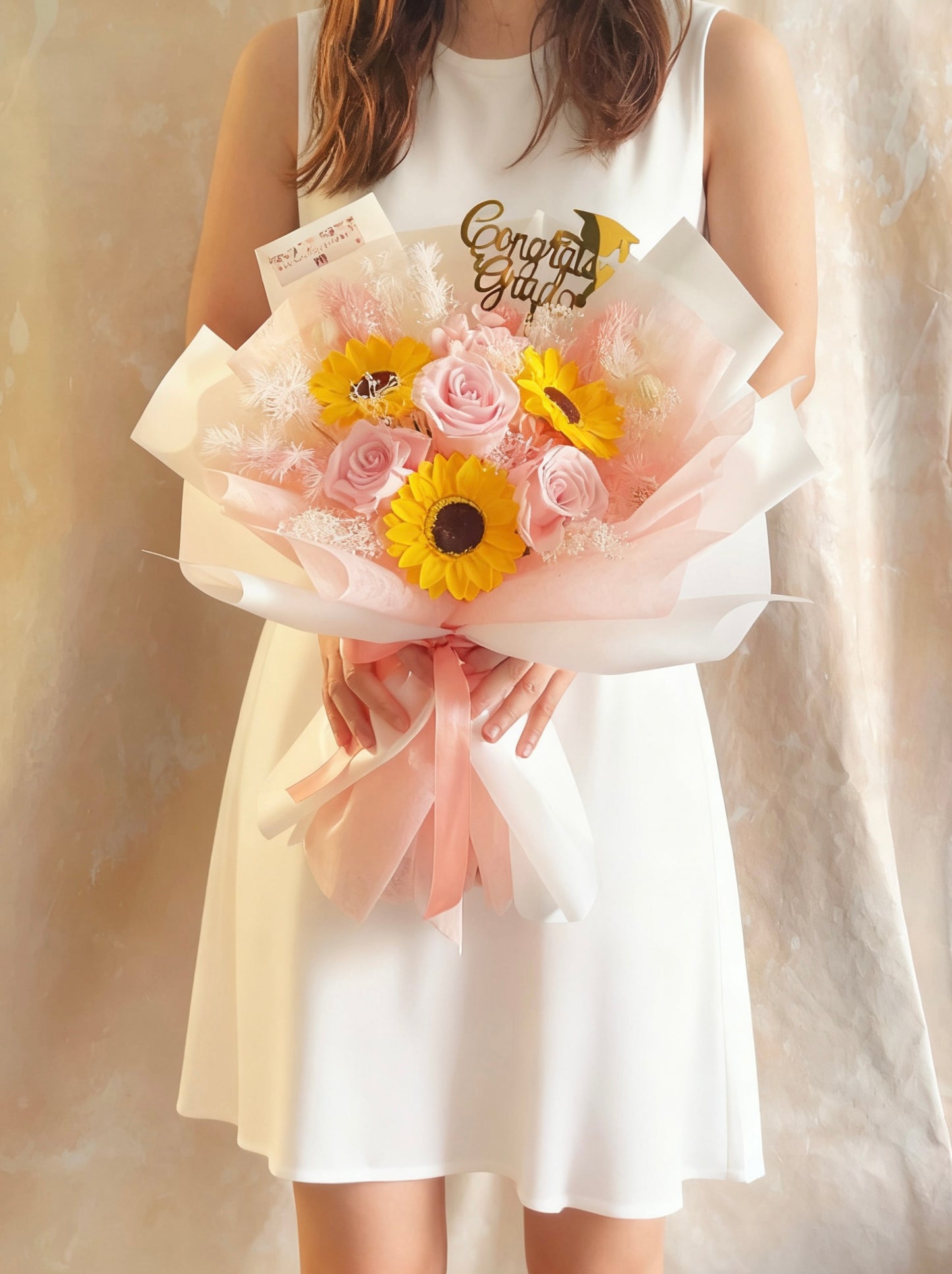 畢業花束精選- 3 枝粉紅色保鮮玫瑰 + 番梘太陽花束｜保鮮花+香梘花 永生花 中學 小學 幼稚園