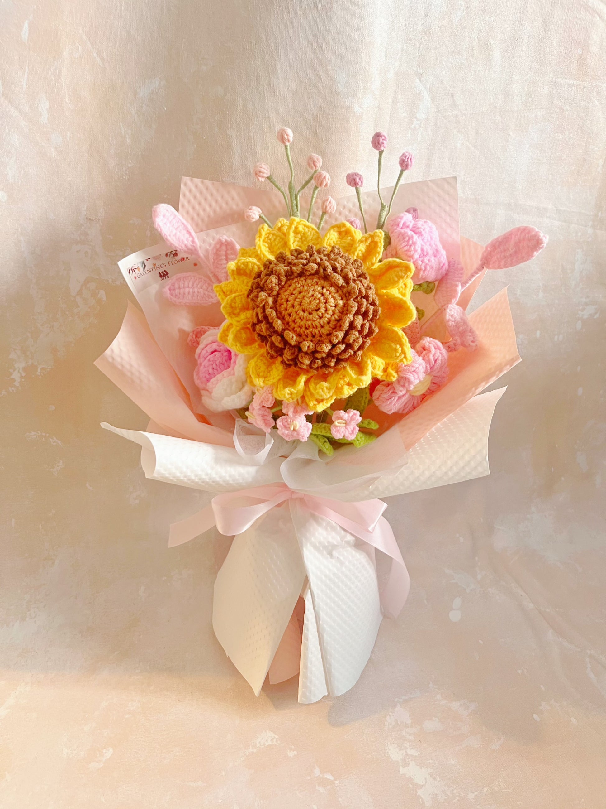 （有現貨）粉紅女孩 針織花束 畢業禮禮物 畢業花束精選 生日花束 中學 小學 幼稚園