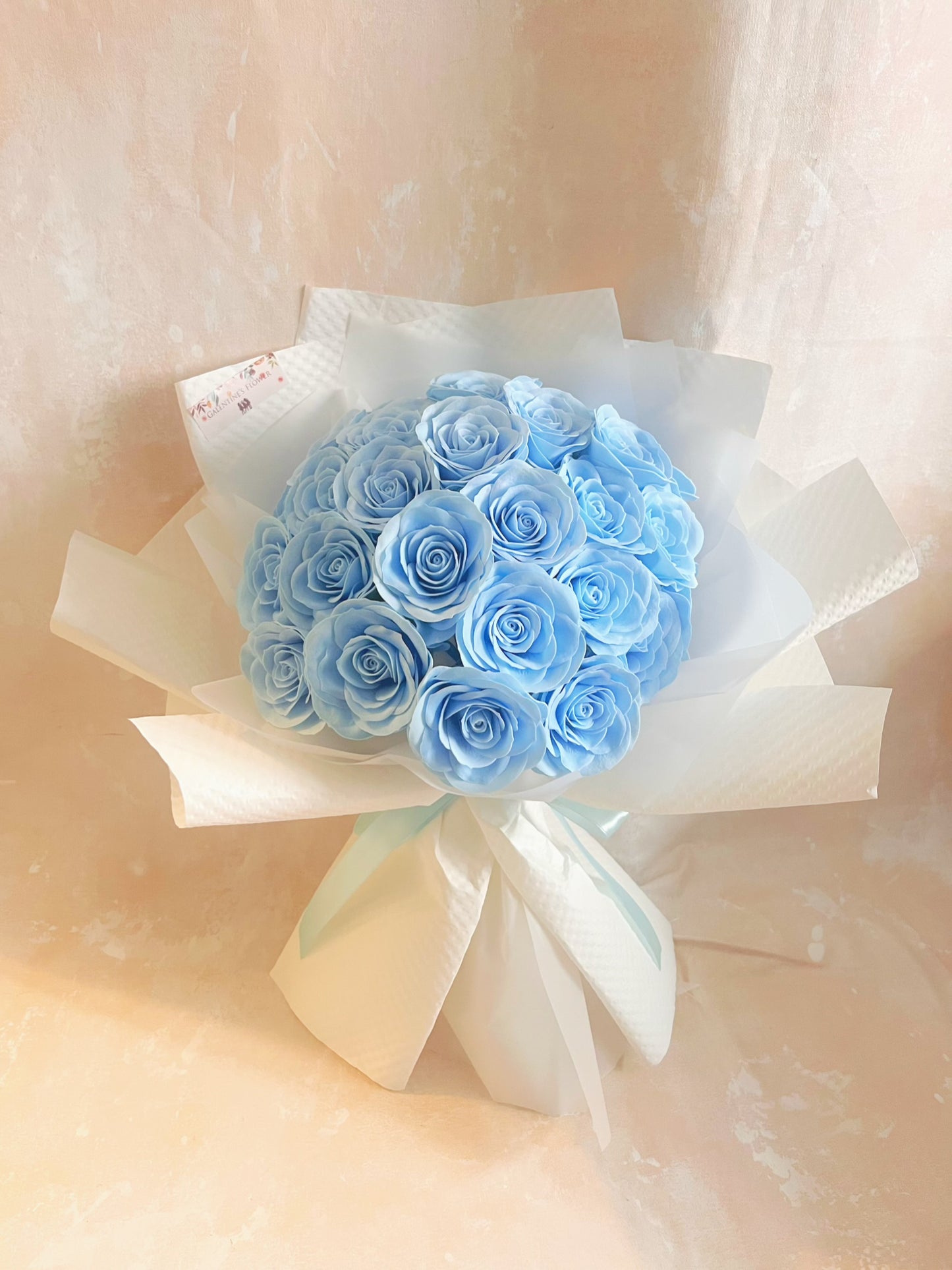 33枝粉藍 香梘玫瑰花束 ｜番梘花｜畢業花束 情人節花束 求婚 生日花束