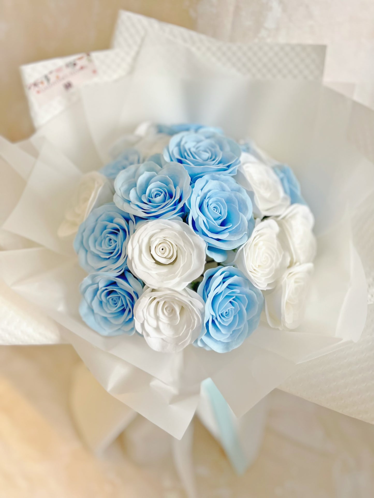 20 枝粉藍粉白 香梘玫瑰花束 ｜番梘花｜畢業花束 情人節花束 求婚 生日花束